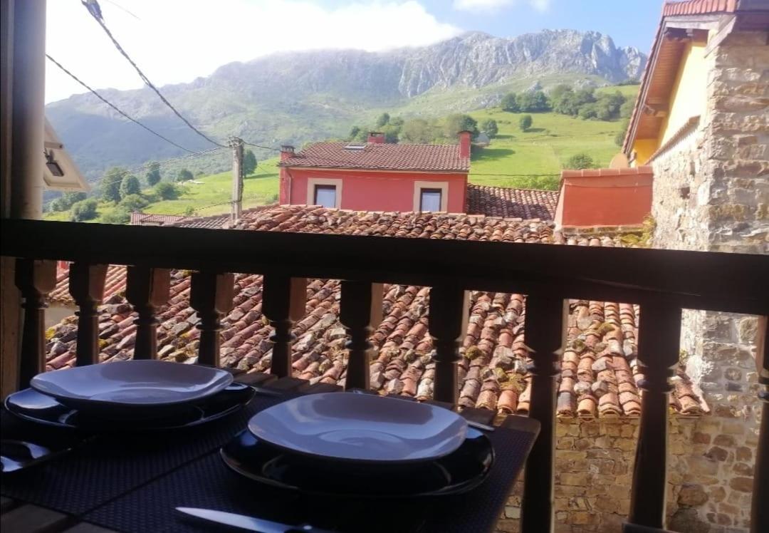 Casa Rural Apartamentos Angel Inguanzo Arenas De Cabrales ภายนอก รูปภาพ