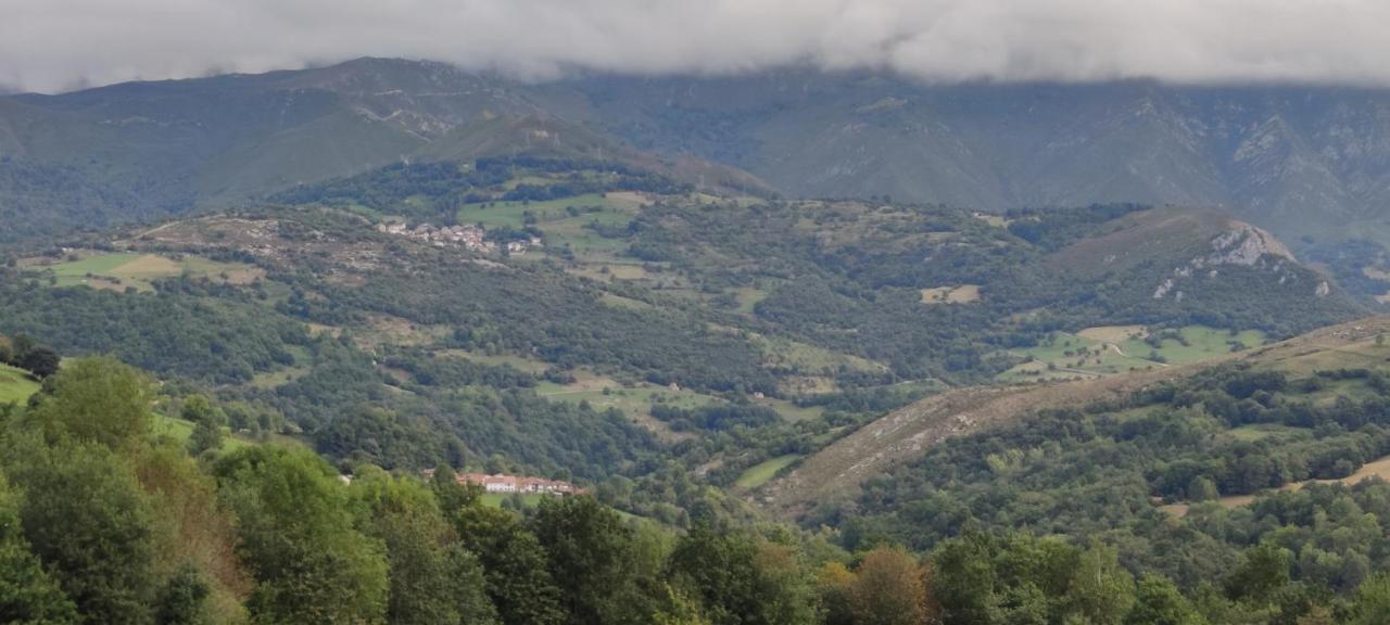 Casa Rural Apartamentos Angel Inguanzo Arenas De Cabrales ภายนอก รูปภาพ