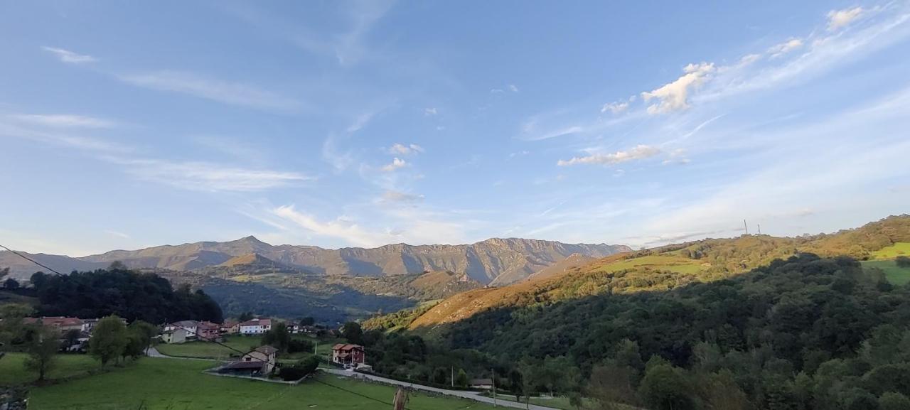 Casa Rural Apartamentos Angel Inguanzo Arenas De Cabrales ภายนอก รูปภาพ