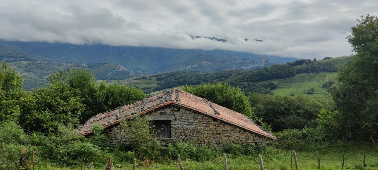 Casa Rural Apartamentos Angel Inguanzo Arenas De Cabrales ภายนอก รูปภาพ