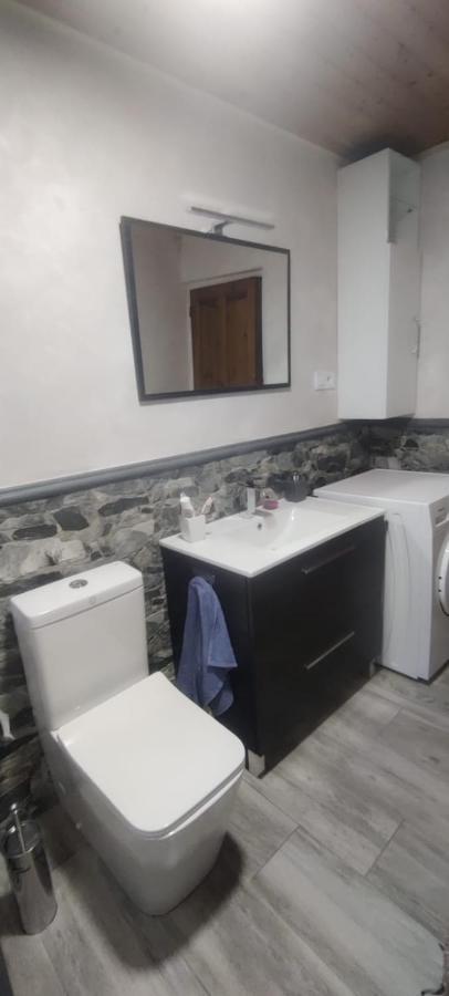 Casa Rural Apartamentos Angel Inguanzo Arenas De Cabrales ภายนอก รูปภาพ