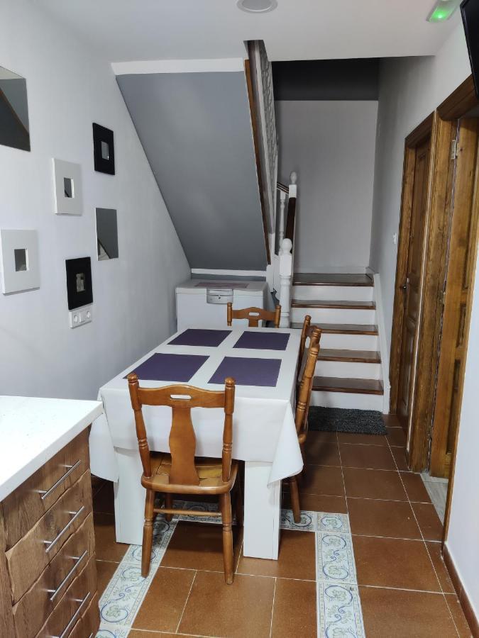 Casa Rural Apartamentos Angel Inguanzo Arenas De Cabrales ภายนอก รูปภาพ