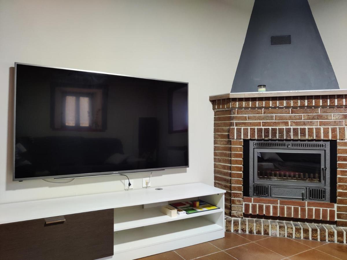 Casa Rural Apartamentos Angel Inguanzo Arenas De Cabrales ภายนอก รูปภาพ