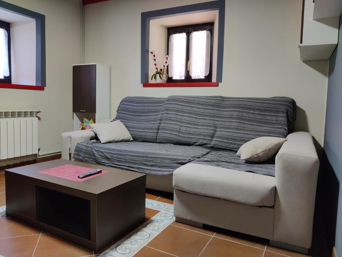 Casa Rural Apartamentos Angel Inguanzo Arenas De Cabrales ภายนอก รูปภาพ