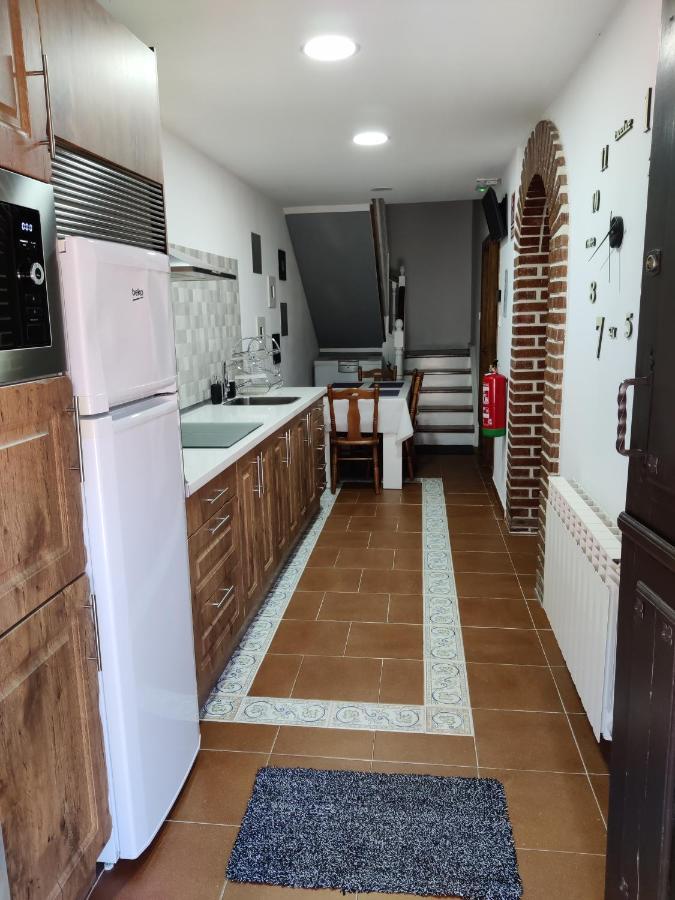 Casa Rural Apartamentos Angel Inguanzo Arenas De Cabrales ภายนอก รูปภาพ