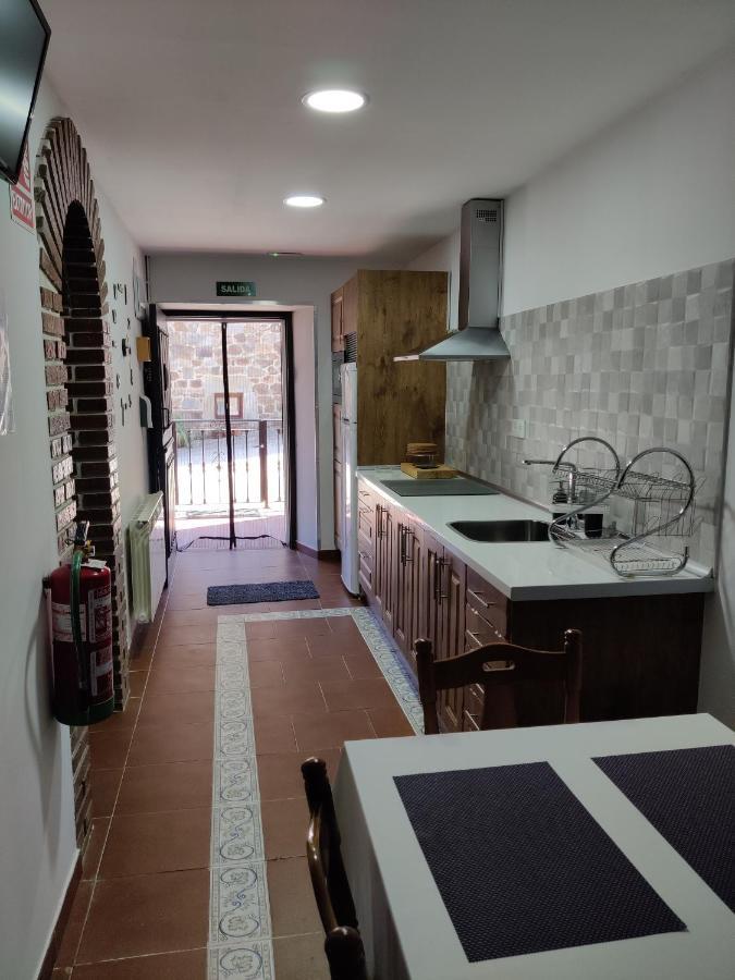 Casa Rural Apartamentos Angel Inguanzo Arenas De Cabrales ภายนอก รูปภาพ